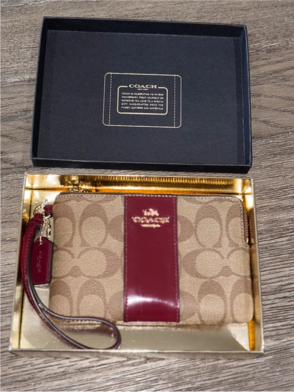 Coach Signature Wristlet Khaki & Burgundy Includes Gift Box - Picture 2 of 5